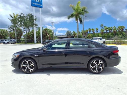 2021 Volkswagen Passat 2.0T R-Line