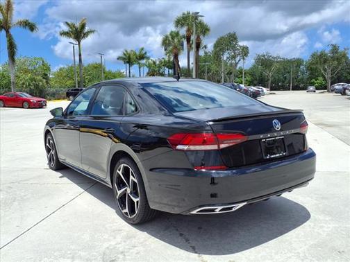 2021 Volkswagen Passat 2.0T R-Line
