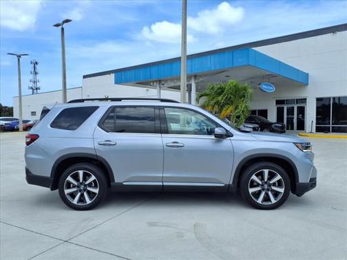2023 Honda Pilot AWD Elite