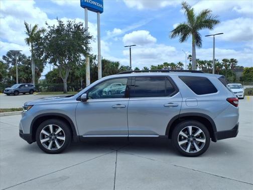 2023 Honda Pilot AWD Elite