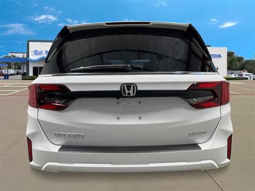 Platinum White Pearl 2026 Honda Odyssey Sport-L