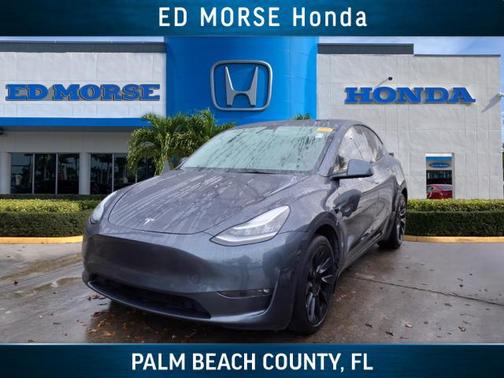 2022 Tesla Model Y Long Range Dual Motor All-Wheel Drive