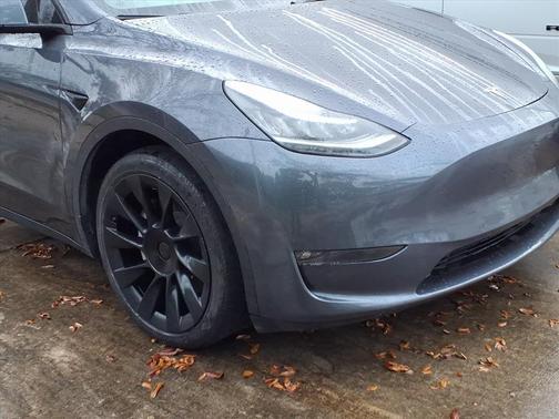 2022 Tesla Model Y Long Range Dual Motor All-Wheel Drive