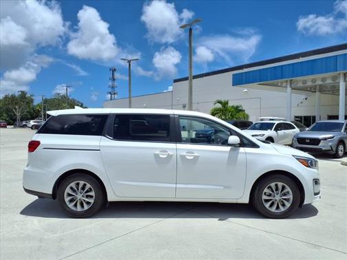 2020 Kia Sedona LX