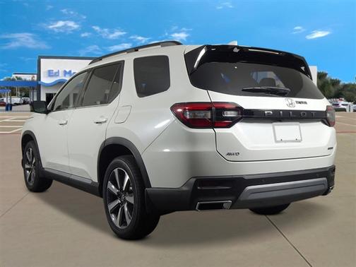 2025 Honda Pilot Touring 8-Passenger