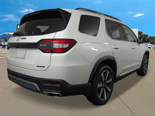 2025 Honda Pilot Touring 8-Passenger
