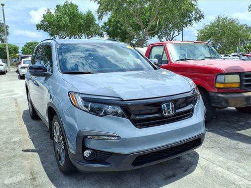Sonic Gray Pearl 2022 Honda Pilot AWD Sport