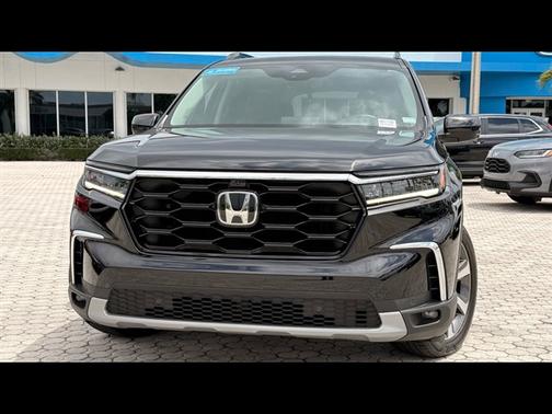Crystal Black Pearl 2024 Honda Pilot Elite