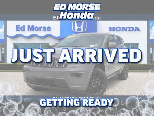 Granite Crystal Metallic Clearcoat 2021 Jeep Grand Cherokee Laredo