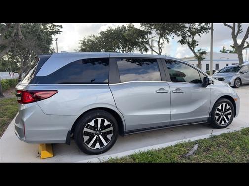 Silver 2025 Honda Odyssey EX-L