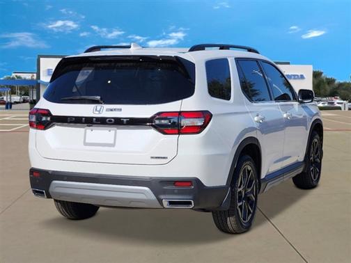 2025 Honda Pilot Touring 8-Passenger