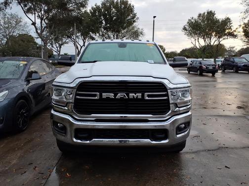 2020 RAM 3500 Big Horn Crew Cab 4x4 8' Box