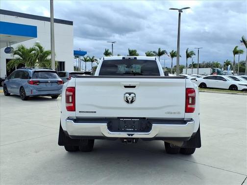 2020 RAM 3500 Big Horn Crew Cab 4x4 8' Box