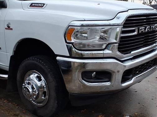 2020 RAM 3500 Big Horn Crew Cab 4x4 8' Box