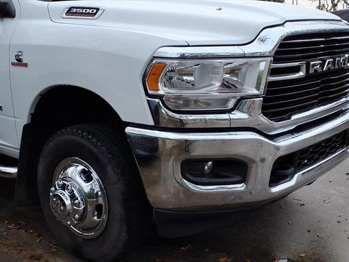 2020 RAM 3500 Big Horn Crew Cab 4x4 8' Box