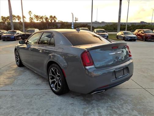 2018 Chrysler 300 S