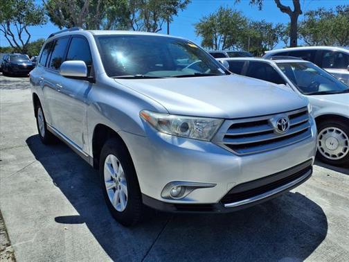 2013 Toyota Highlander SE