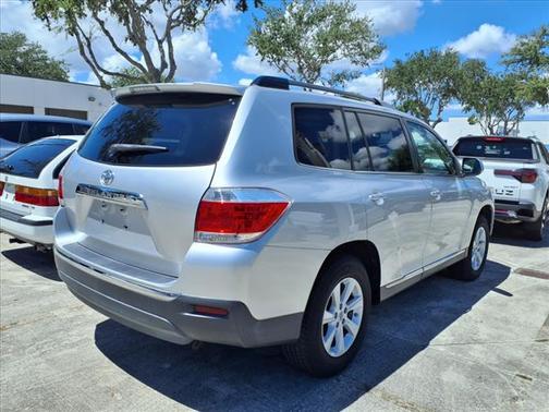 2013 Toyota Highlander SE