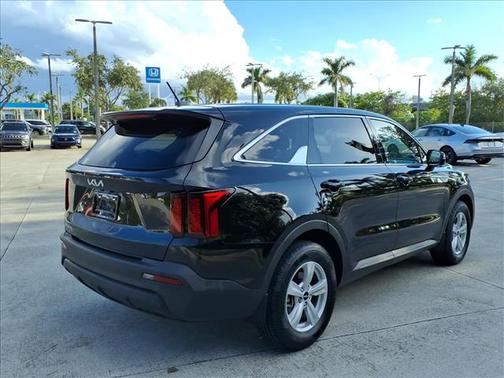 2023 Kia Sorento LX