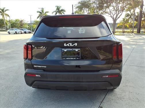 2023 Kia Sorento LX