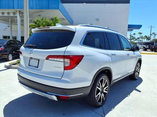 2020 Honda Pilot Touring 8-Passenger