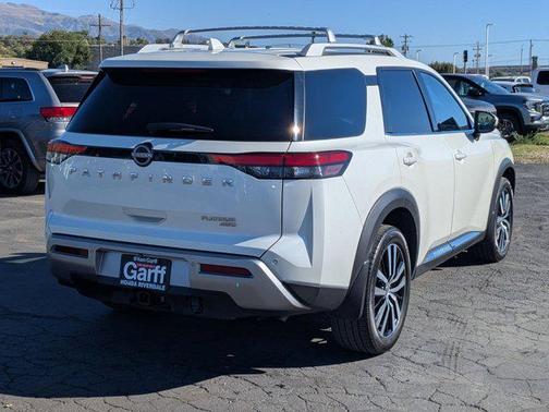 2023 Nissan Pathfinder Platinum 4WD