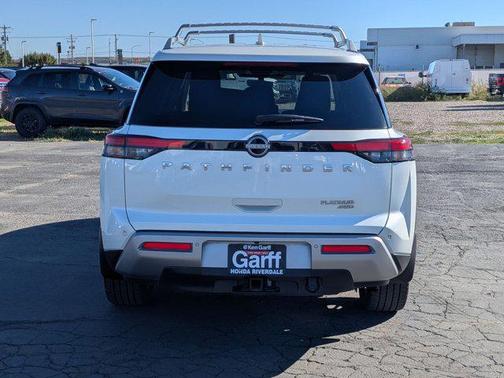 2023 Nissan Pathfinder Platinum 4WD