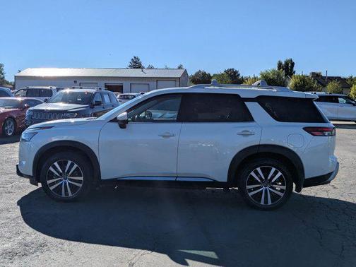 2023 Nissan Pathfinder Platinum 4WD