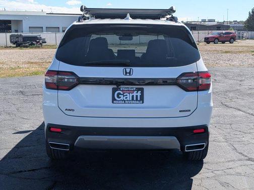 Platinum White Pearl 2026 Honda Pilot Touring 8-Passenger