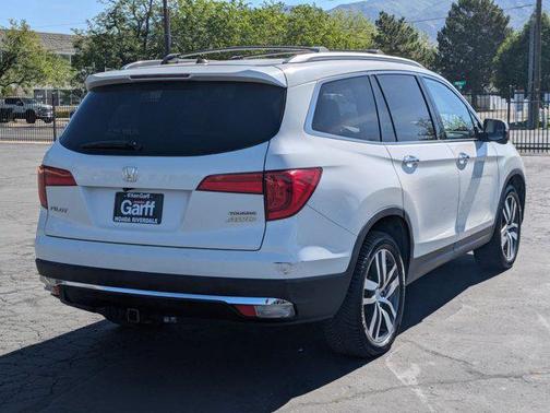 White Diamond Pearl 2017 Honda Pilot Touring