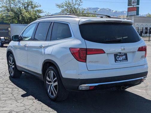 White Diamond Pearl 2017 Honda Pilot Touring