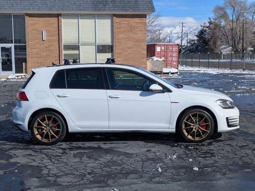 2015 Volkswagen Golf GTI 2.0T SE 4-Door