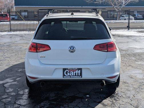 2015 Volkswagen Golf GTI 2.0T SE 4-Door