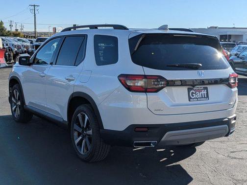 2025 Honda Pilot Touring 8-Passenger