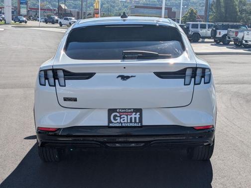 Star White Metallic Tri-Coat 2024 Ford Mustang Mach-E Premium