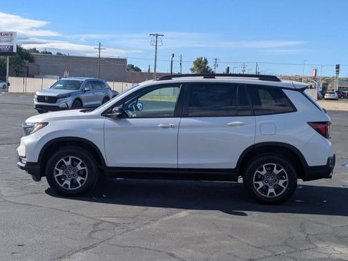 Platinum White Pearl 2023 Honda Passport AWD TrailSport
