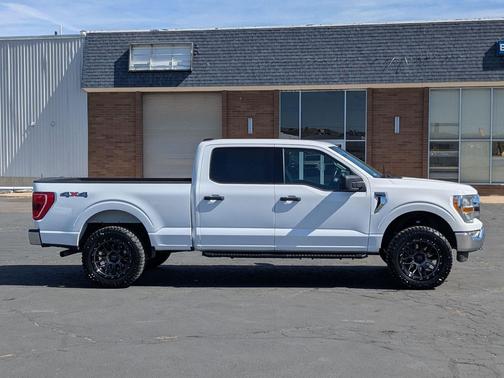 Oxford White 2022 Ford F-150 XLT