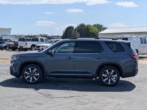 2025 Honda Pilot Touring 8-Passenger