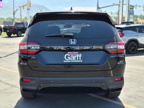 Crystal Black Pearl 2026 Honda Pilot Black Edition