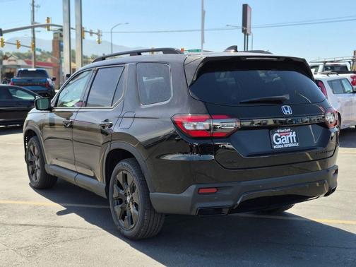 Crystal Black Pearl 2026 Honda Pilot Black Edition
