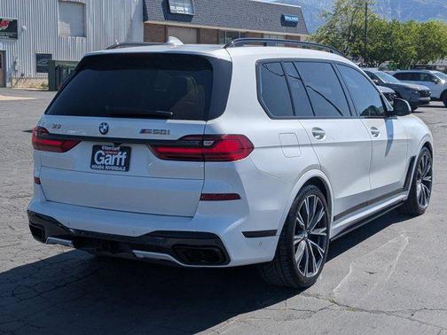 2022 BMW X7 M50i