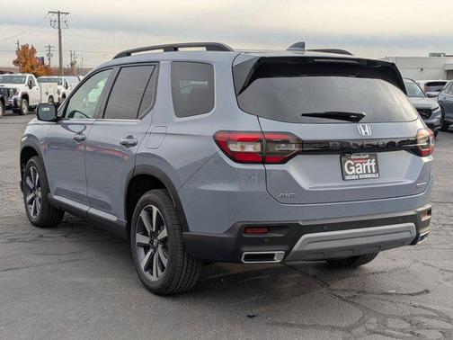 2025 Honda Pilot Touring 8-Passenger