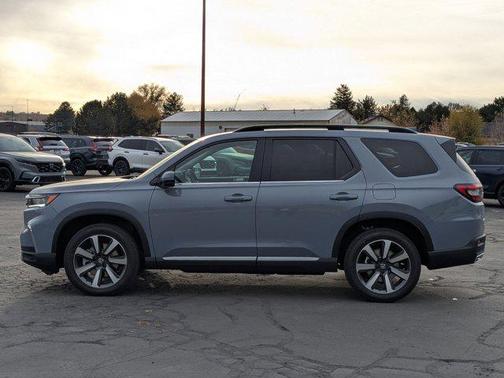 2025 Honda Pilot Touring 8-Passenger