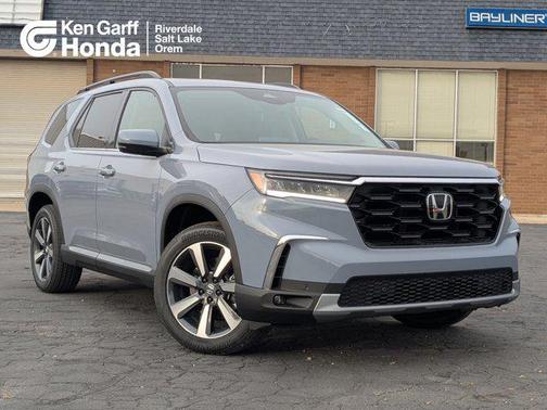 2025 Honda Pilot Touring 8-Passenger