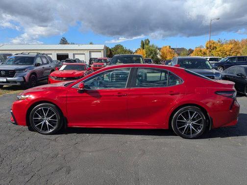 2024 Toyota Camry SE