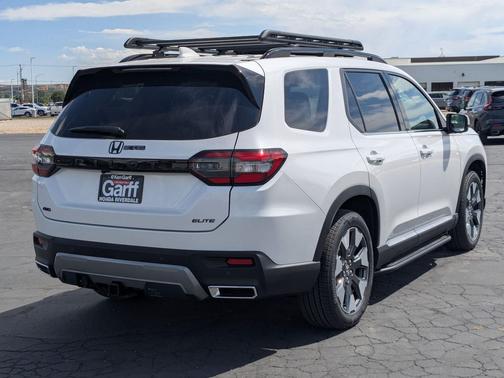 Platinum White Pearl 2026 Honda Pilot Elite