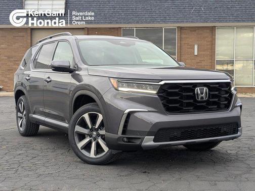 2025 Honda Pilot Touring 8-Passenger