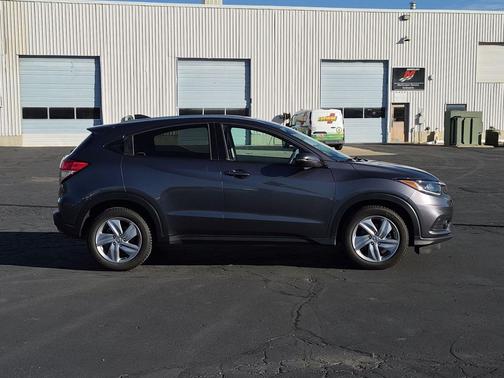 Modern Steel Metallic 2019 Honda HR-V EX