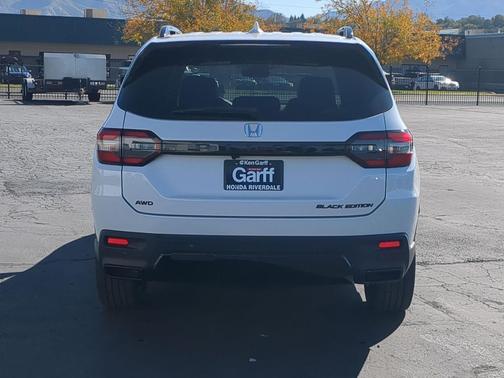 Platinum White Pearl 2026 Honda Pilot Black Edition