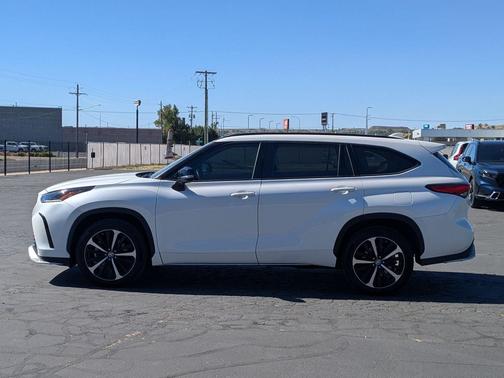 Blizzard Pearl 2021 Toyota Highlander XSE